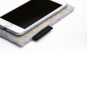 iPhone case small · wool felt